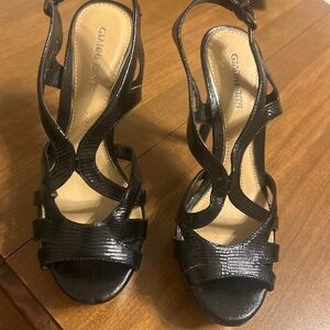 Like new Gianni Bini black leather platform stilettos